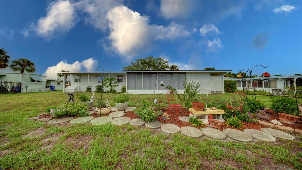2753 Vindale Road Tavares, FL 32778 - Photo 3 of 27 Gallery Image 3