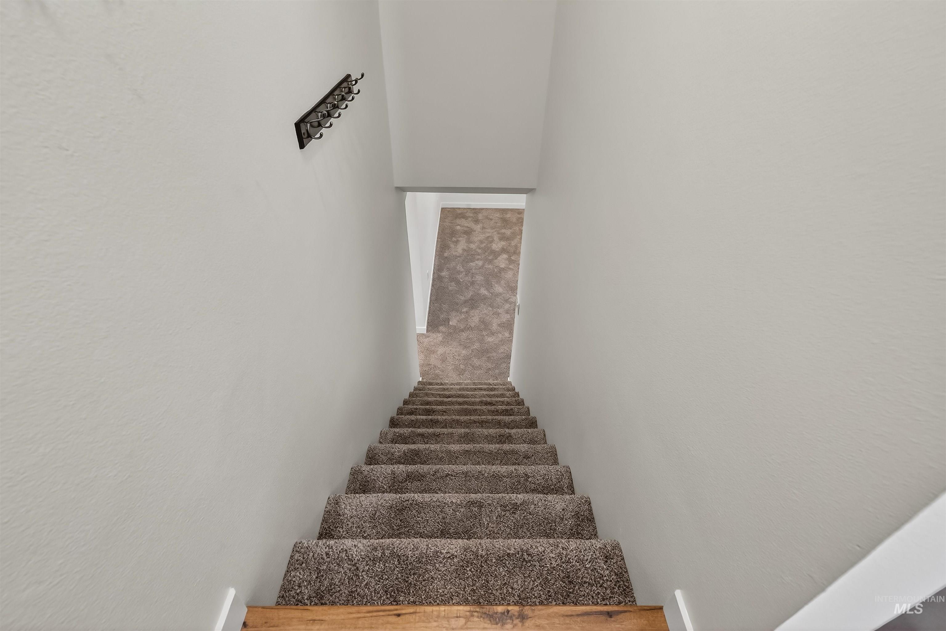 1519 17th Street Lewiston, ID 83501 - Photo 21 of 39 Stairway with carpet floors