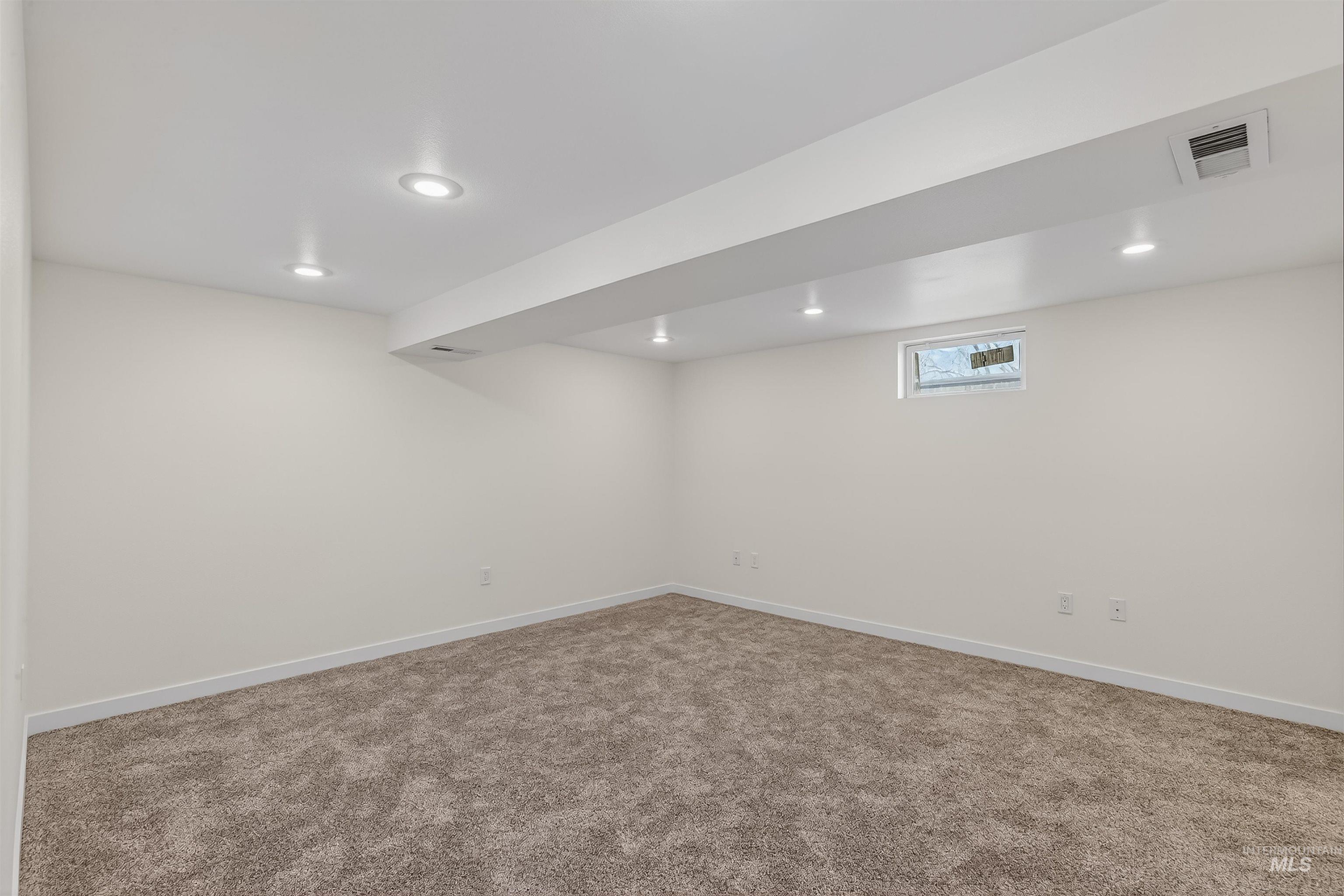 1519 17th Street Lewiston, ID 83501 - Photo 23 of 39 Below grade area featuring carpet and recessed lighting