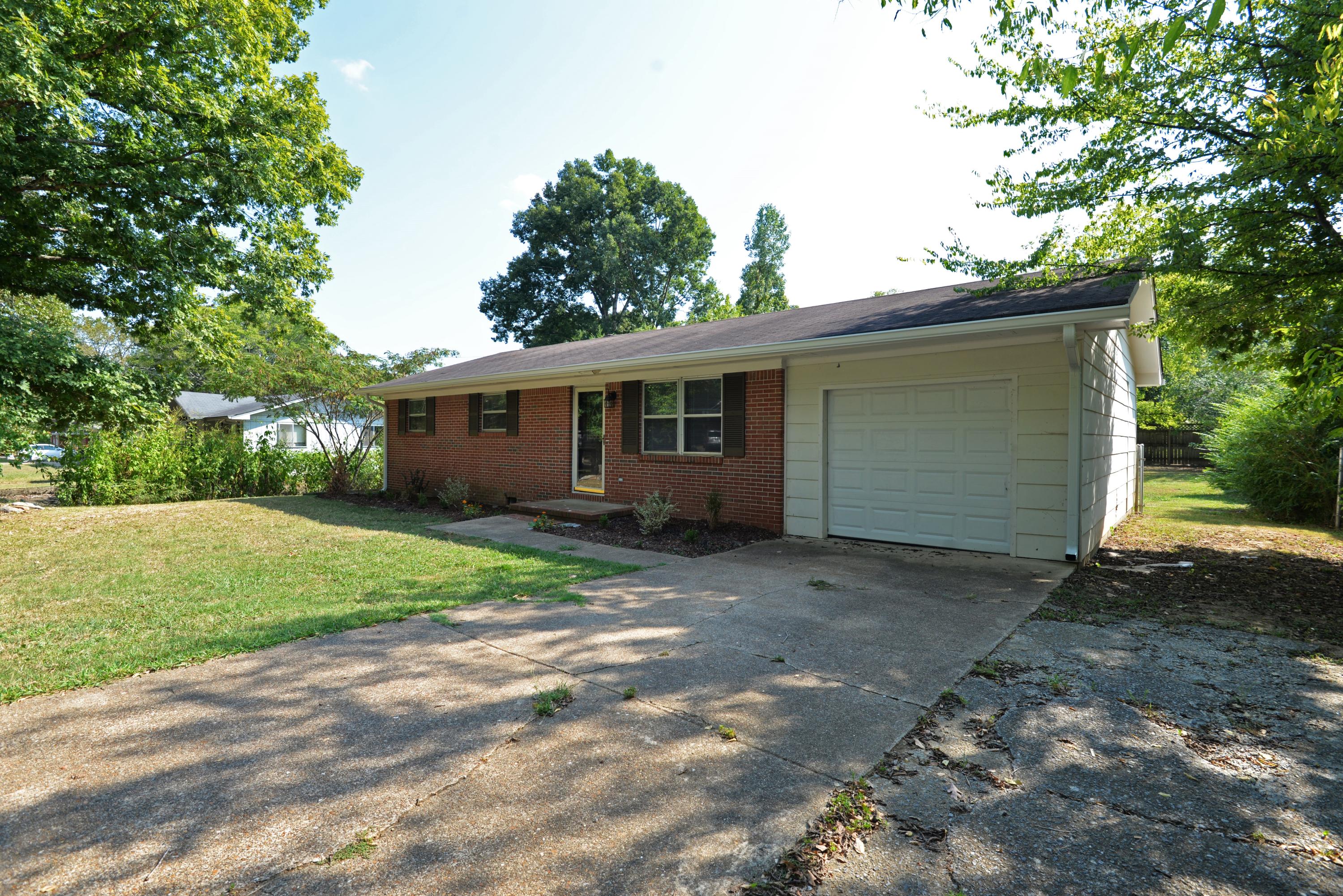 3584 Bennett Road Chattanooga, TN 37412 - Photo 1 of 30 Front view 1 - med