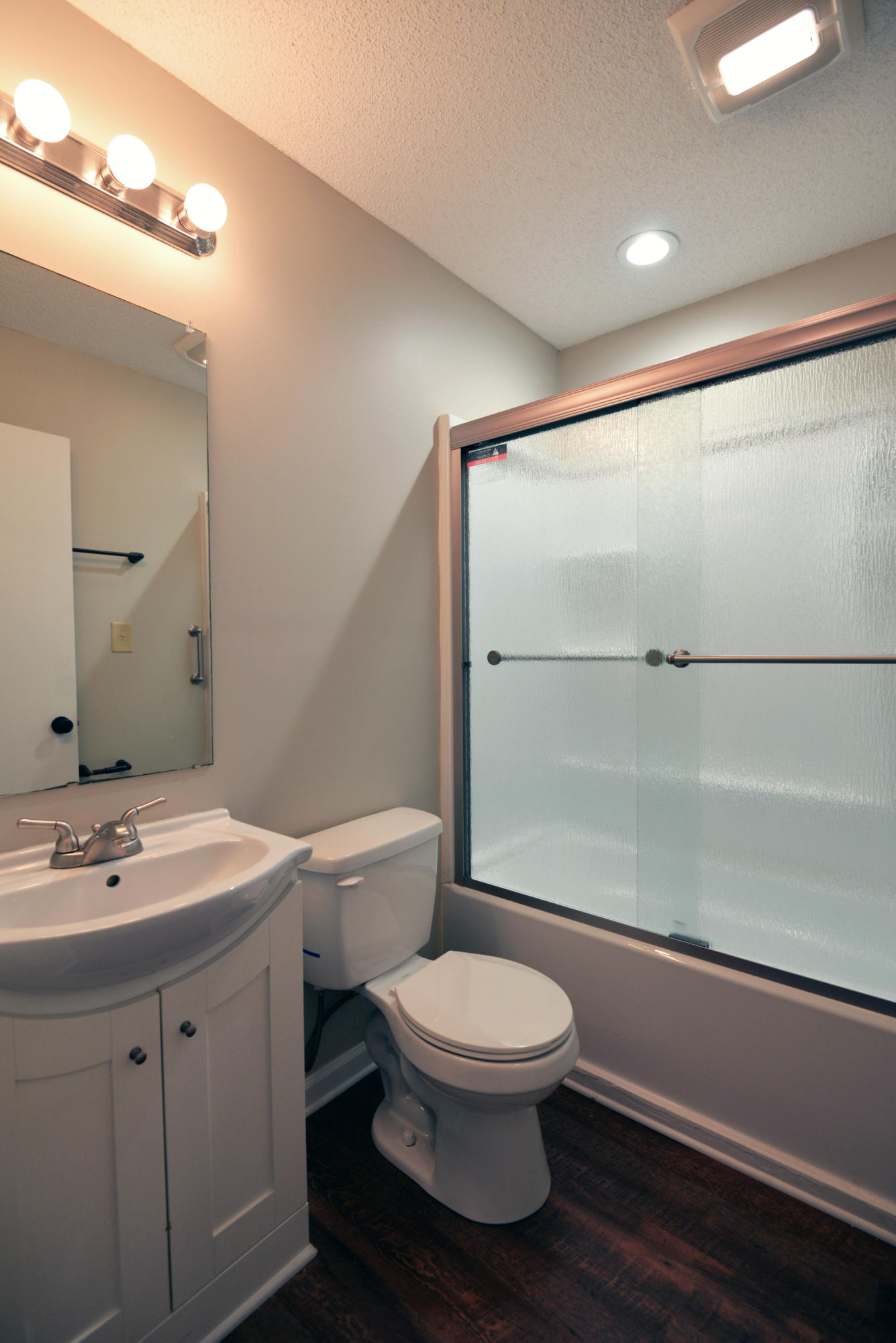 3584 Bennett Road Chattanooga, TN 37412 - Photo 20 of 30 Hall bath