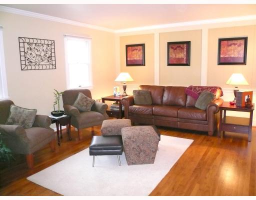 8389 Post Road Allison Park, PA 15101 - Photo 2 of 8 Living Room.