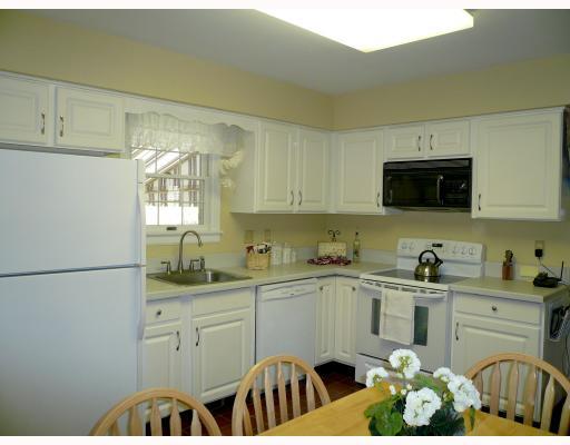 8389 Post Road Allison Park, PA 15101 - Photo 4 of 8 Kitchen.