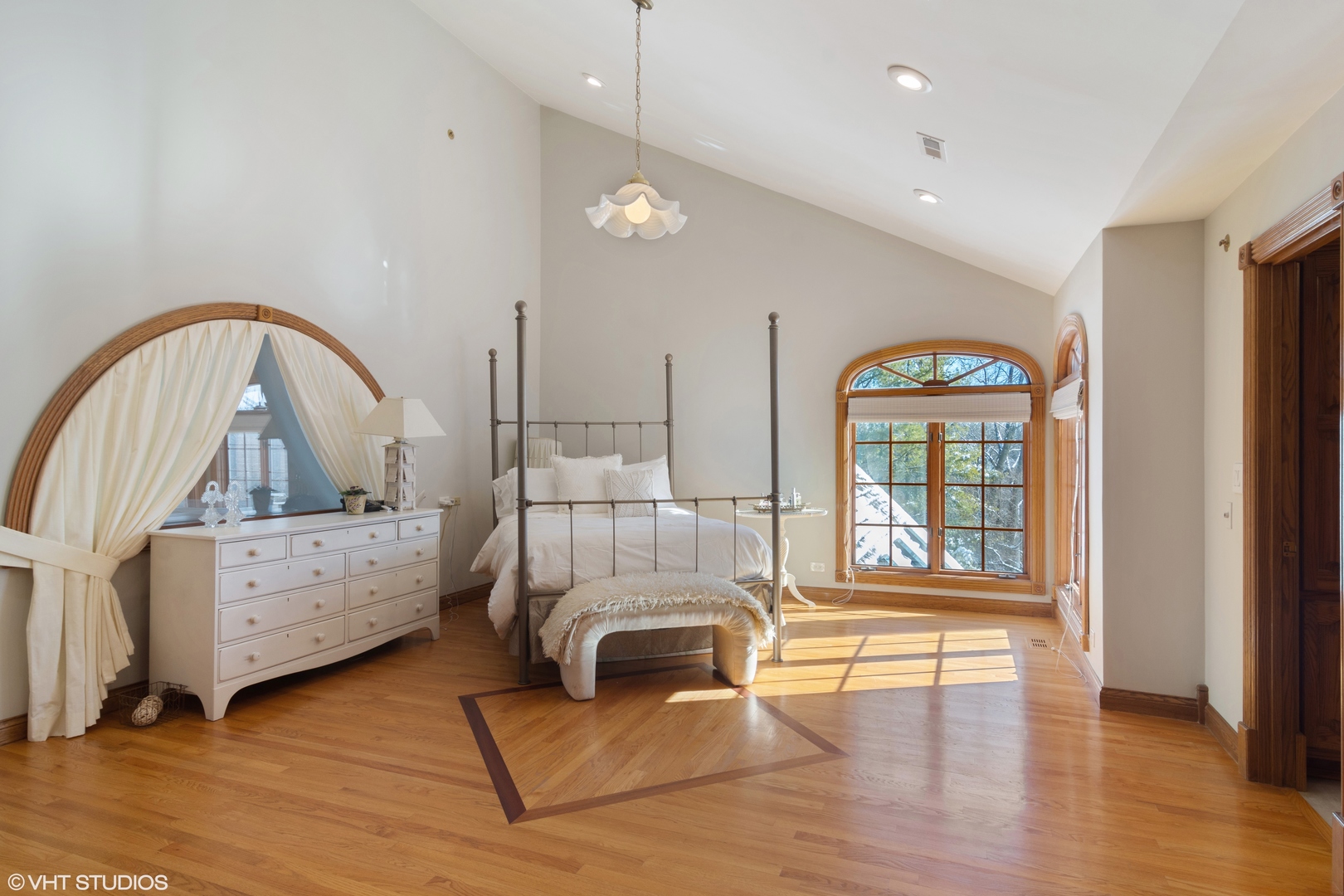 5852 Teal Lane Long Grove, IL 60047 - Photo 11 of 21 a living room with furniture and a window