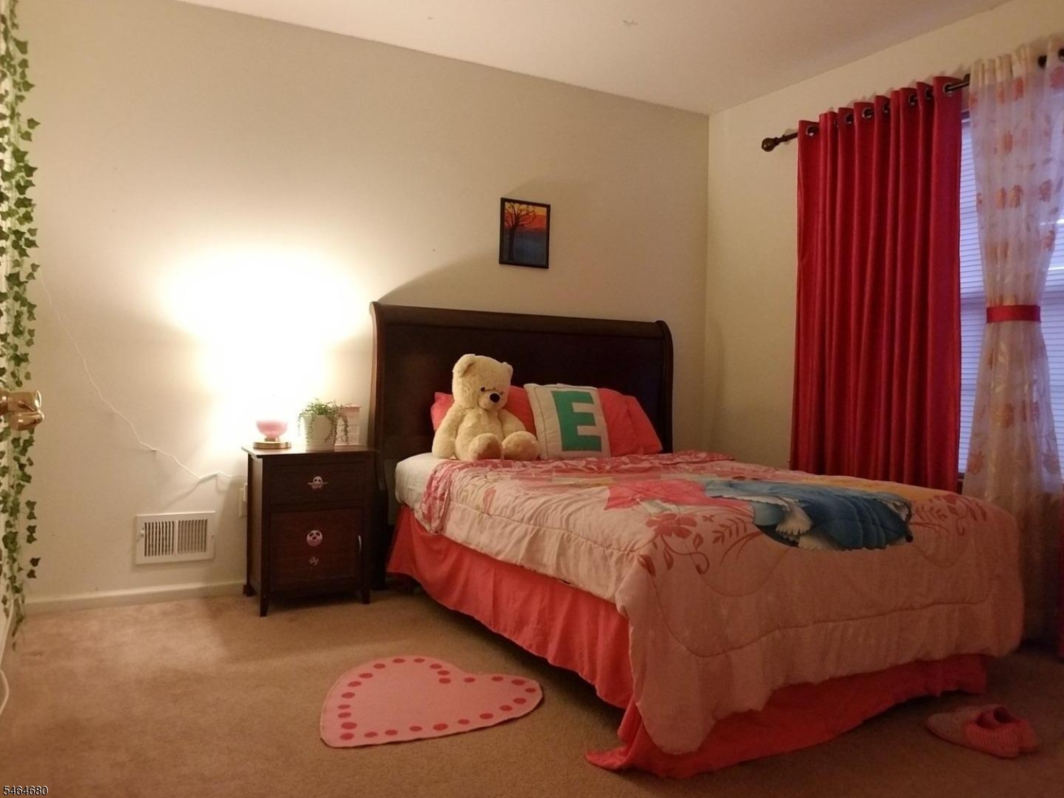 327 Hawthorne Road North Brunswick, NJ 08902 - Photo 5 of 24 Gallery Image 5