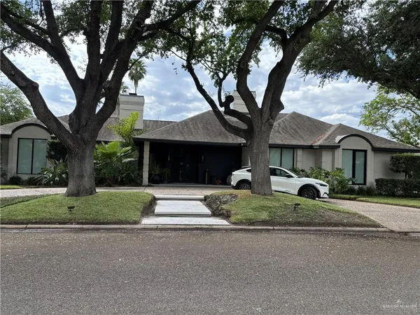 $6,500 | 2300 East Greenbriar Square, McAllen, TX 78503