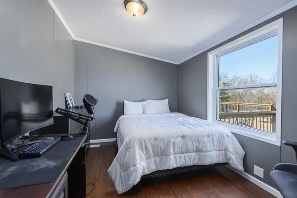 $389,950 | 39010 Lonestar Road, Fontana, KS 66026