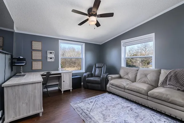 $389,950 | 39010 Lonestar Road, Fontana, KS 66026