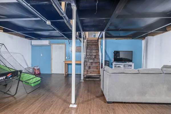 $389,950 | 39010 Lonestar Road, Fontana, KS 66026