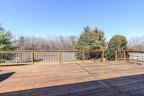 $389,950 | 39010 Lonestar Road, Fontana, KS 66026