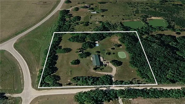 $389,950 | 39010 Lonestar Road, Fontana, KS 66026