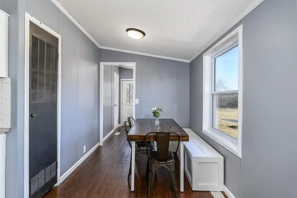 $389,950 | 39010 Lonestar Road, Fontana, KS 66026