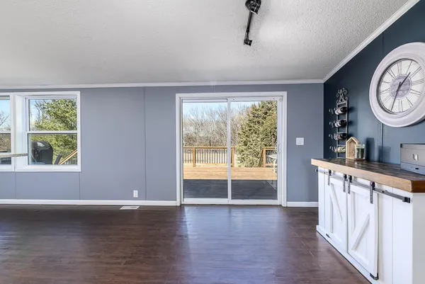 $389,950 | 39010 Lonestar Road, Fontana, KS 66026