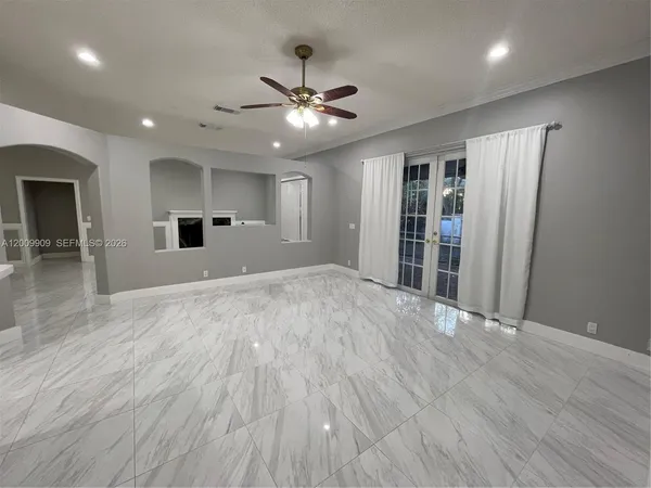 $4,500 | 5263 Southwest 34th Way, Hollywood, FL 33312
