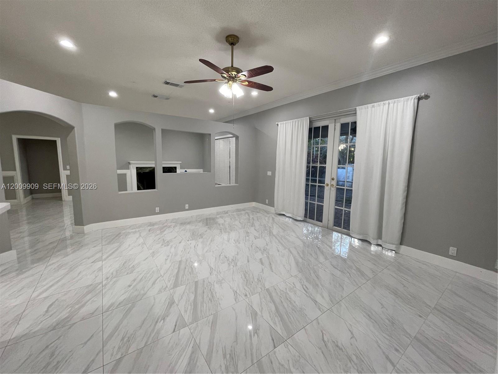 5263 Southwest 34th Way Hollywood, FL 33312 - Photo 11 of 32