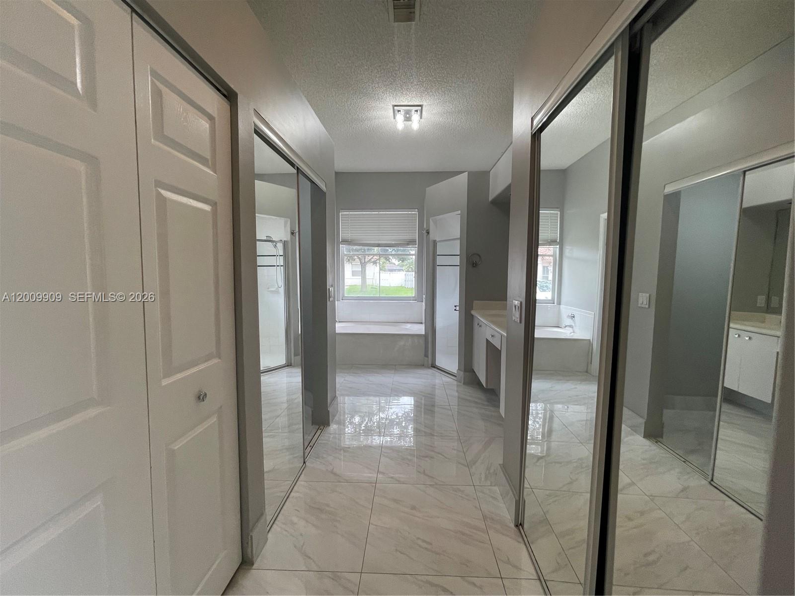 5263 Southwest 34th Way Hollywood, FL 33312 - Photo 14 of 32
