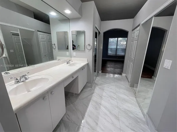 $4,500 | 5263 Southwest 34th Way, Hollywood, FL 33312