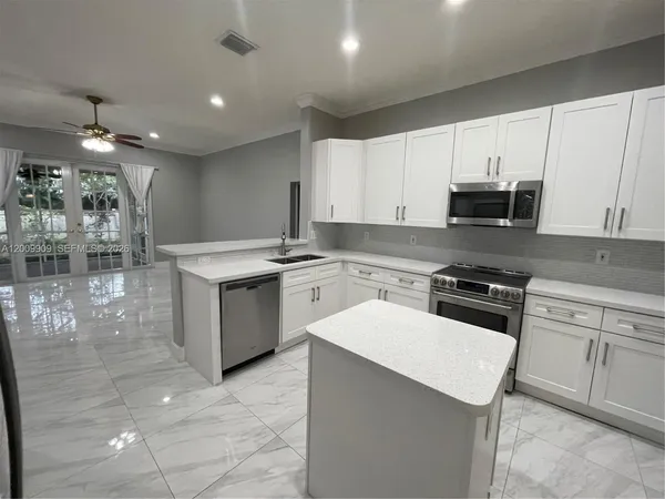 $4,500 | 5263 Southwest 34th Way, Hollywood, FL 33312