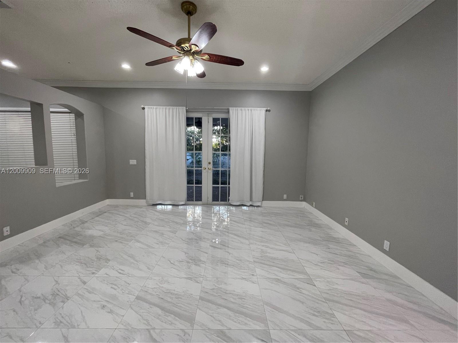 5263 Southwest 34th Way Hollywood, FL 33312 - Photo 7 of 32