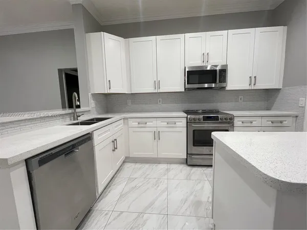 $4,500 | 5263 Southwest 34th Way, Hollywood, FL 33312