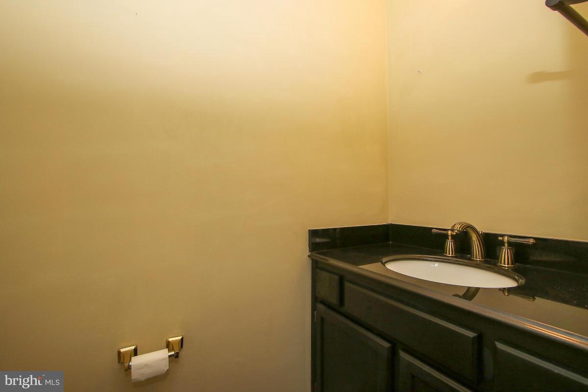 153 Finale Terrace Silver Spring, MD 20901 - Photo 15 of 27 Bath