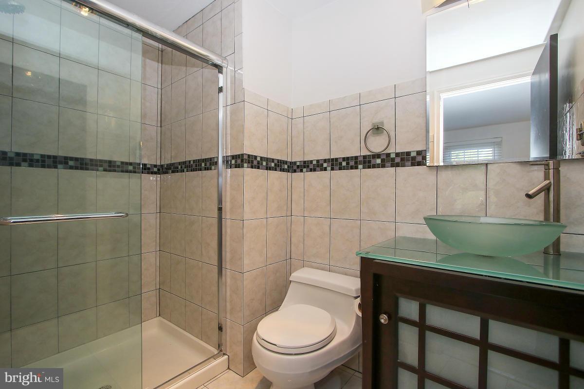 153 Finale Terrace Silver Spring, MD 20901 - Photo 18 of 27 Bath