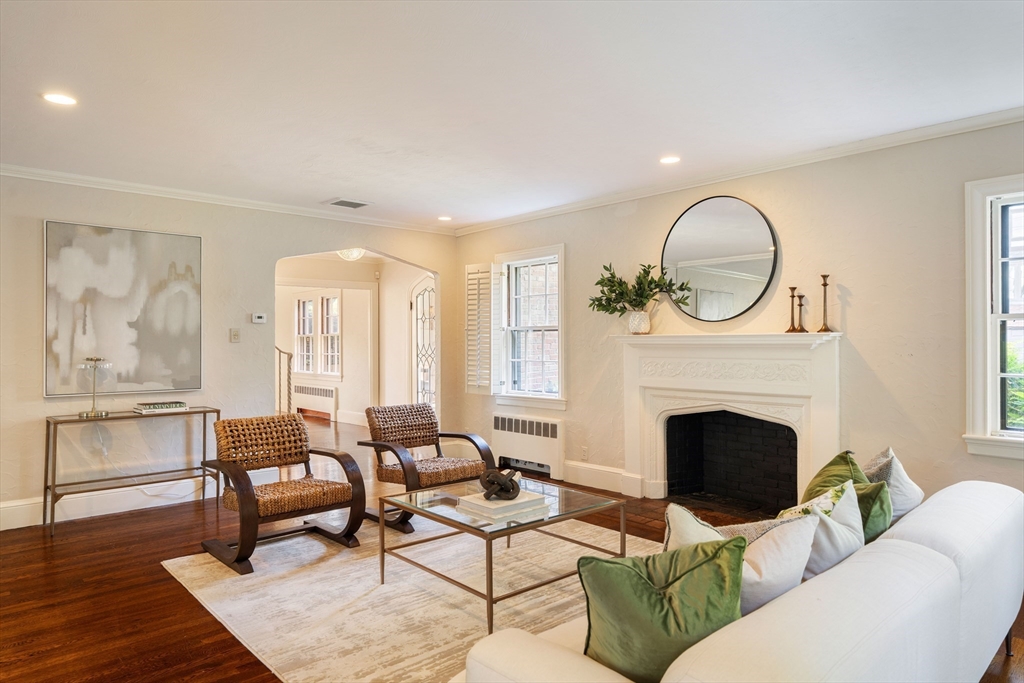 16 Lancaster Road Newton, MA 02458 - Photo 4 of 27