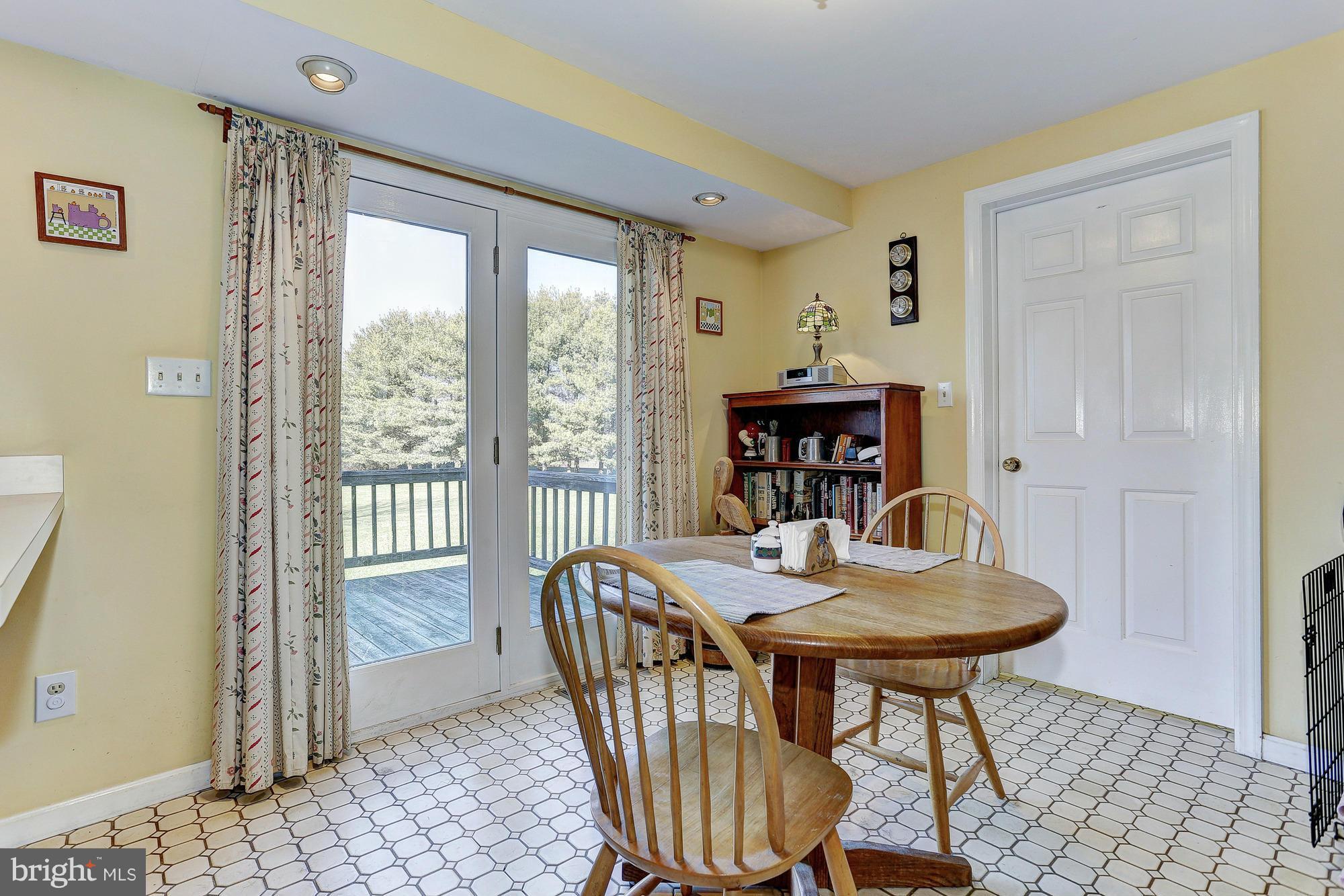 912 Watersville Road Mount Airy, MD 21771 - Photo 11 of 30 Breakfast Area