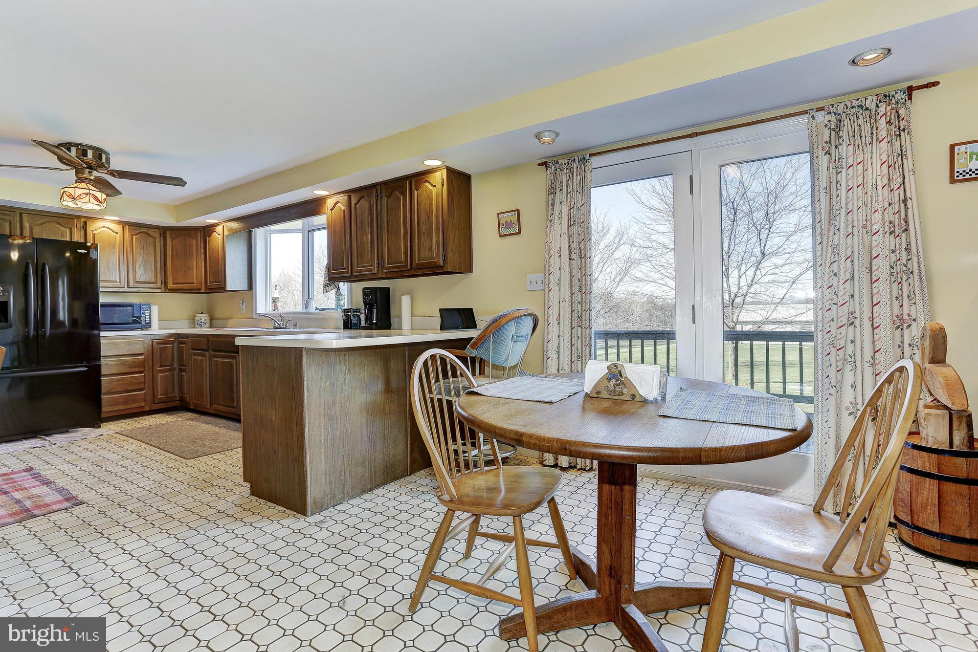 912 Watersville Road Mount Airy, MD 21771 - Photo 12 of 30 Breakfast Area
