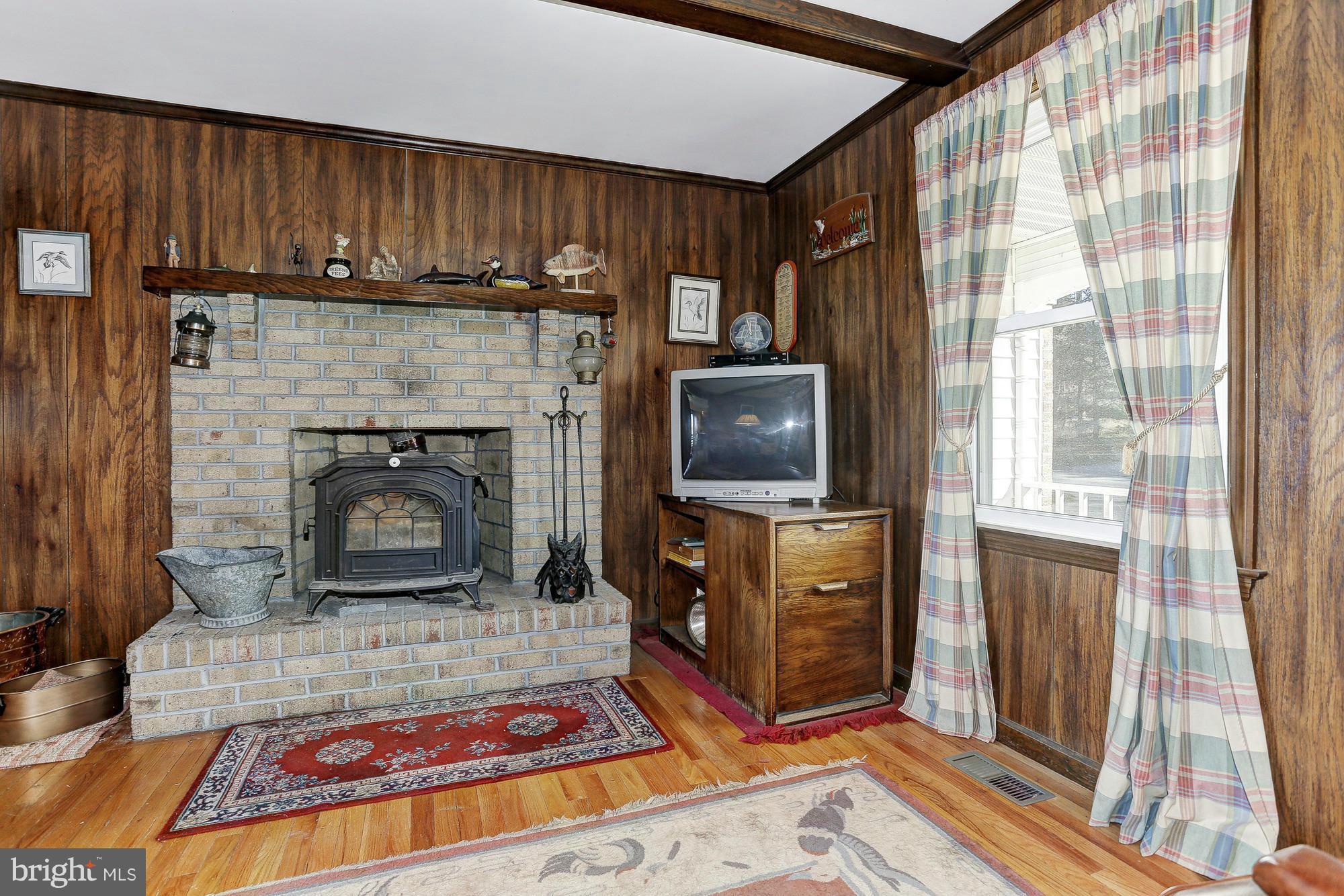 912 Watersville Road Mount Airy, MD 21771 - Photo 13 of 30 Family Room