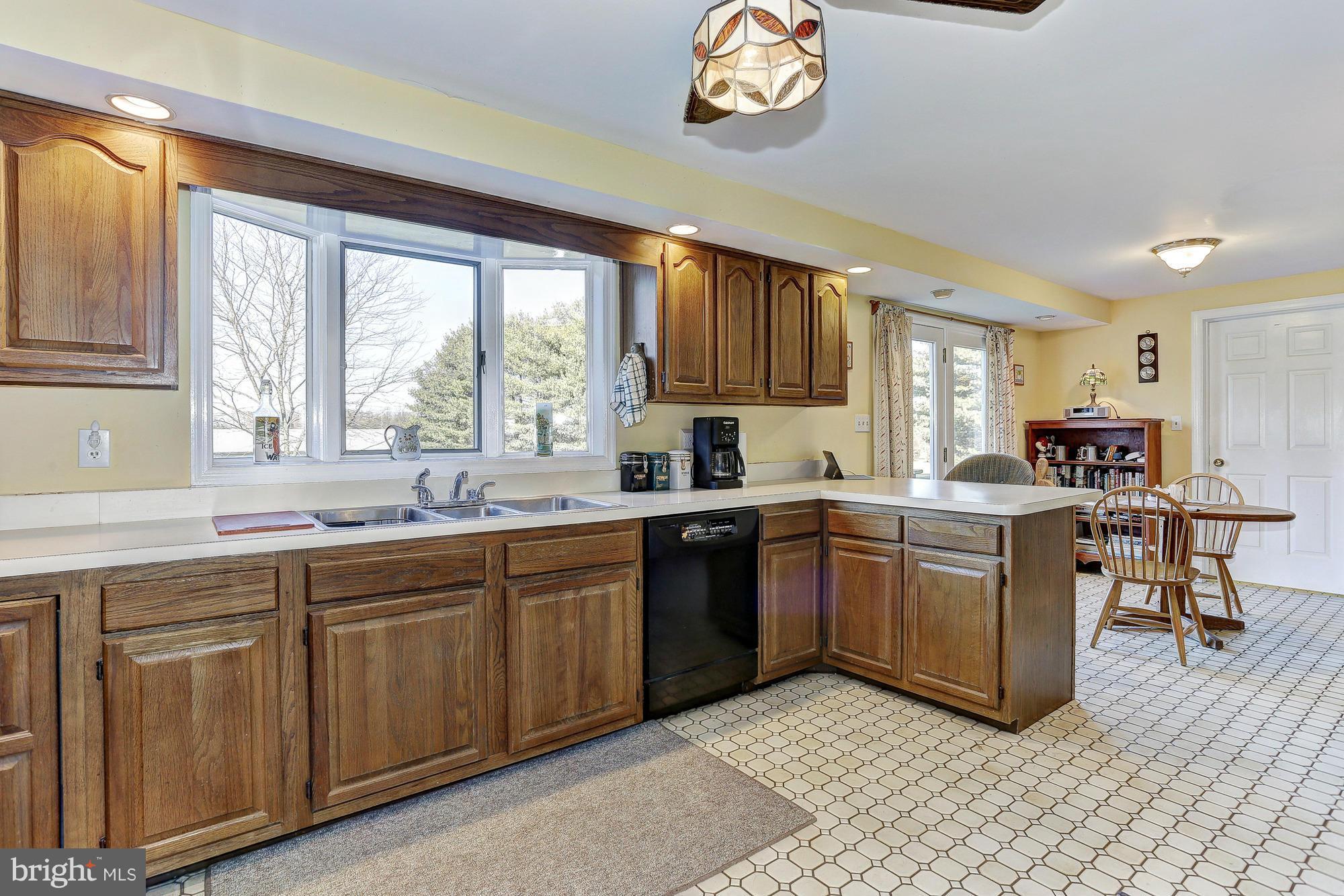 912 Watersville Road Mount Airy, MD 21771 - Photo 8 of 30 Kitchen