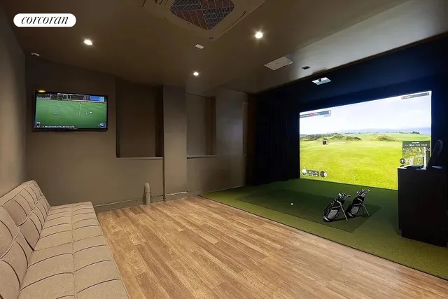 a view of livingroom with furniture