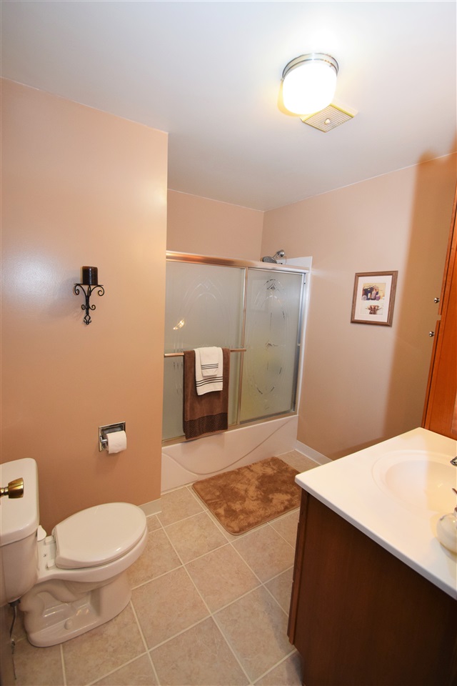 9518 West Hepton Road Nappanee, IN 46550 - Photo 8 of 34 Gallery Image 8