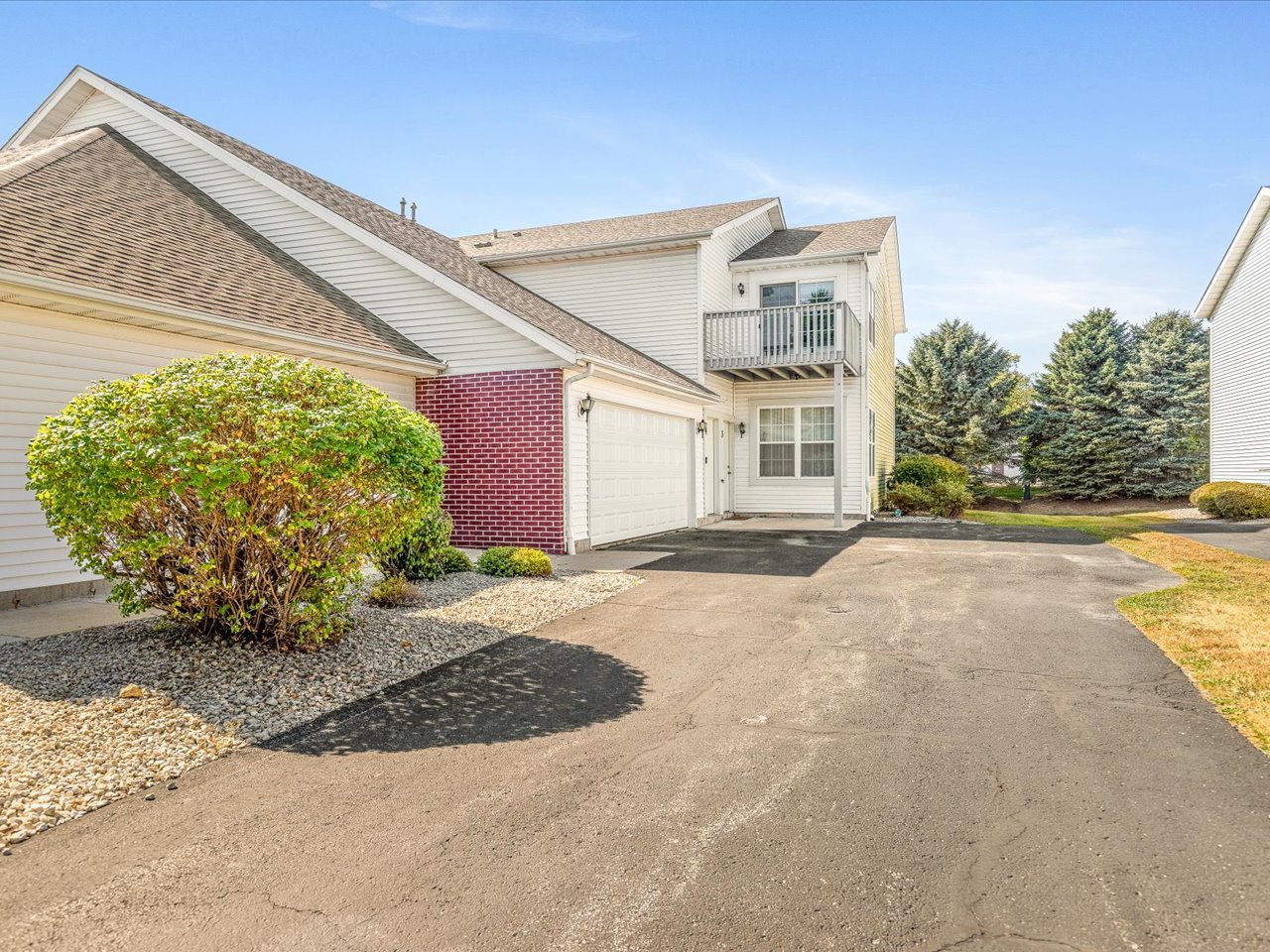 10152 Monarch Road, Unit 4 Roscoe, IL 61073 - Photo 3 of 20 Gallery Image 3