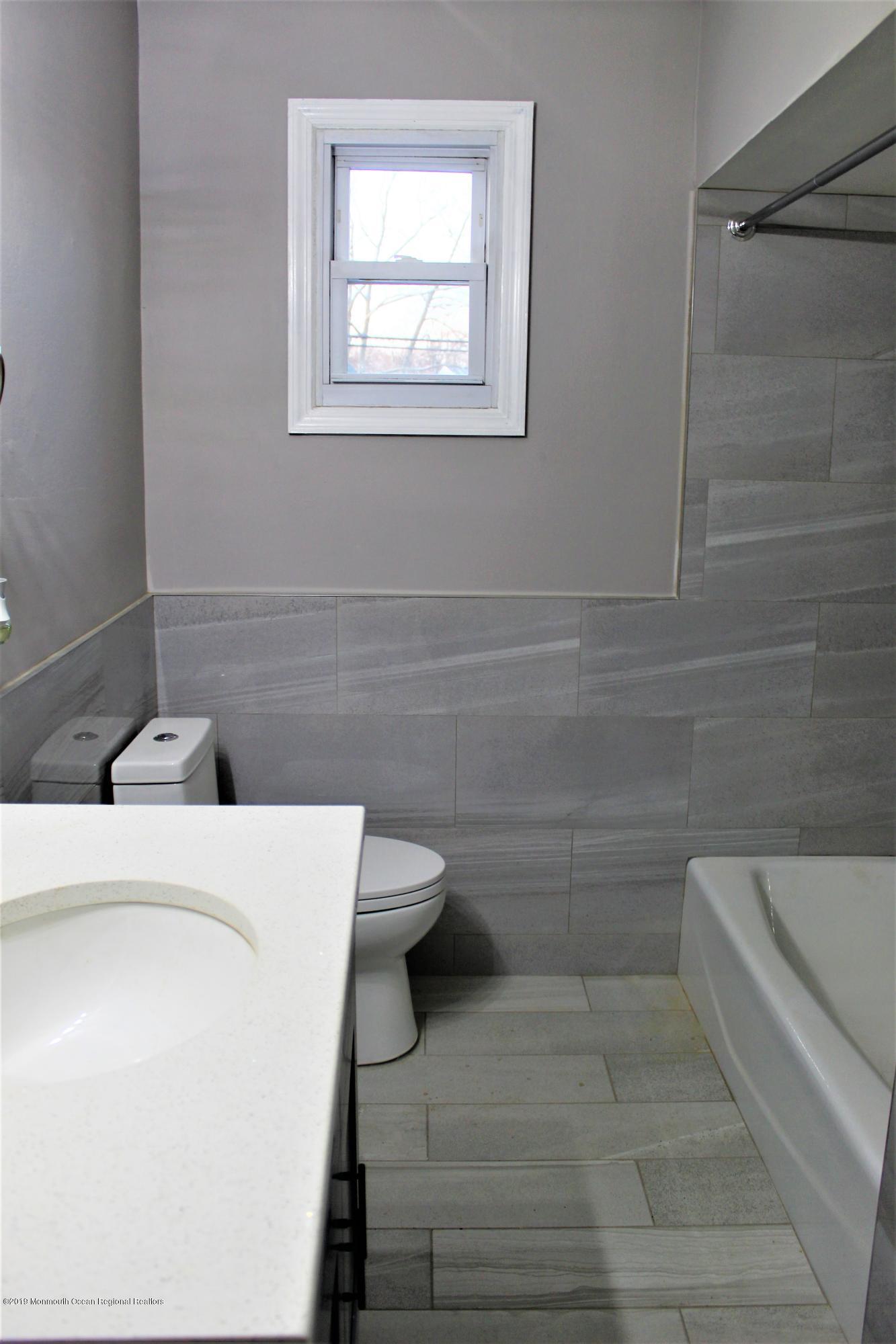 221 Maple Place Keyport, NJ 07735 - Photo 11 of 21 21