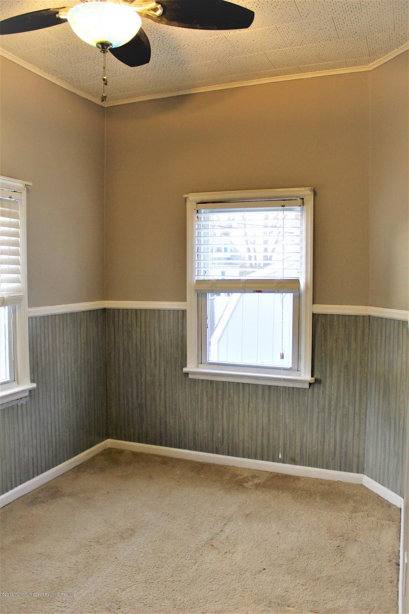 221 Maple Place Keyport, NJ 07735 - Photo 12 of 21 9