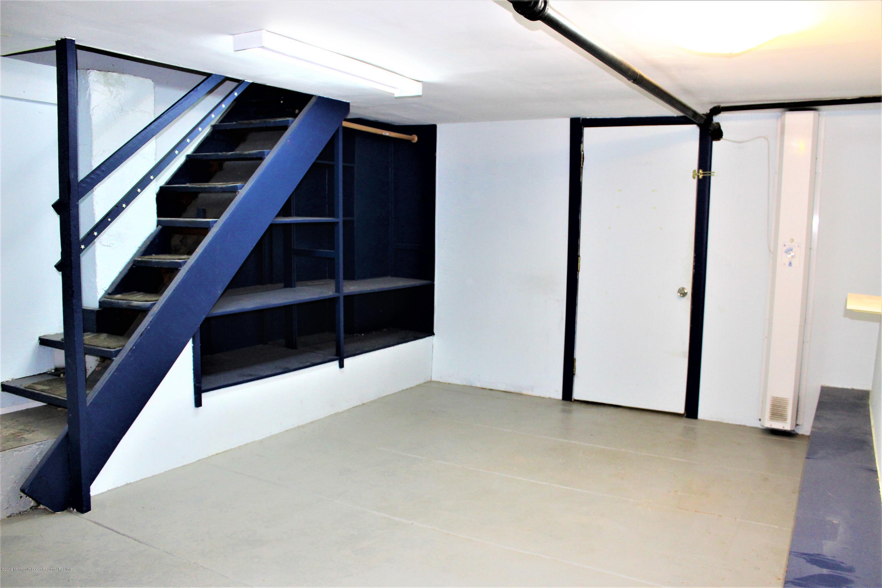 221 Maple Place Keyport, NJ 07735 - Photo 14 of 21 11