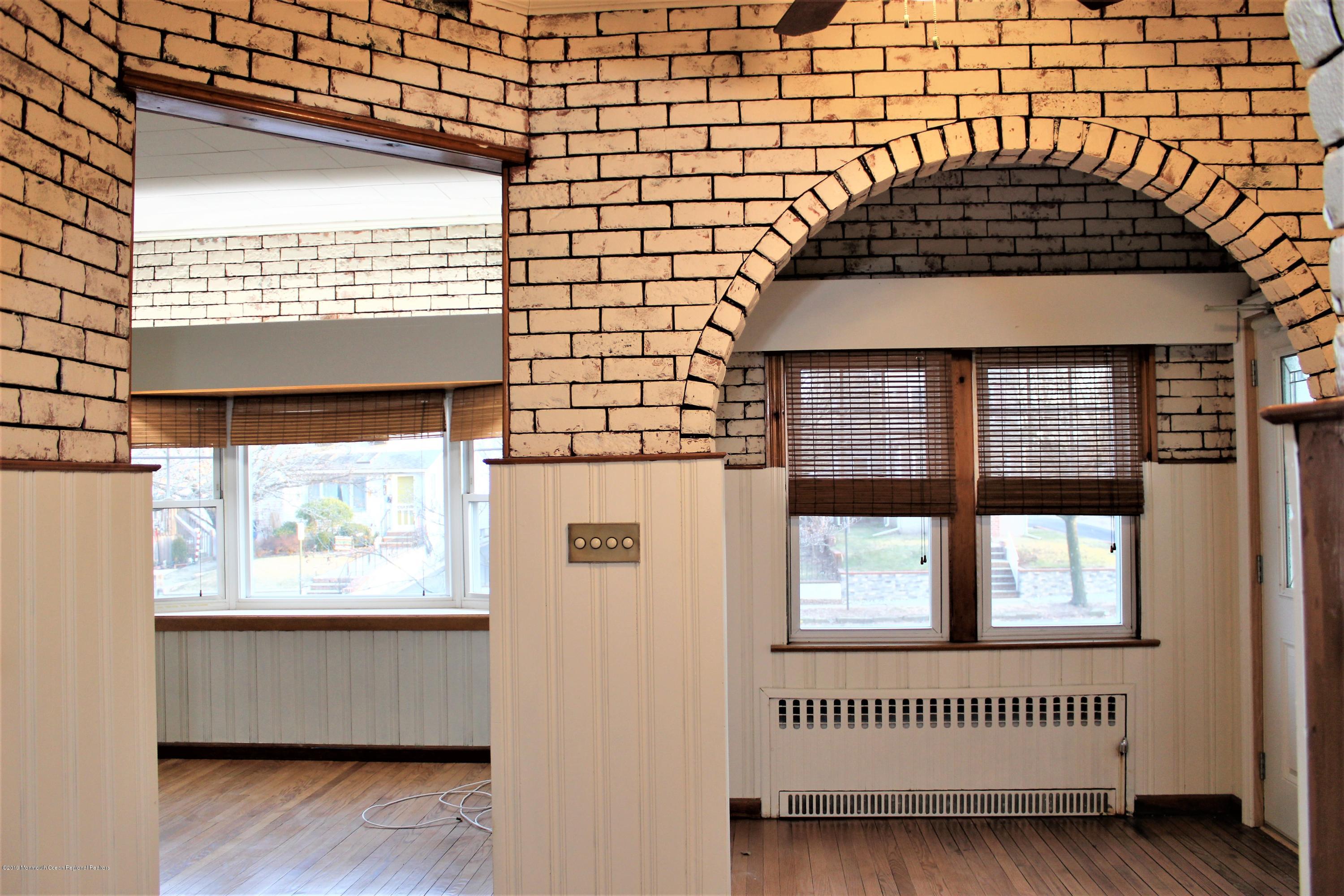 221 Maple Place Keyport, NJ 07735 - Photo 6 of 21 4