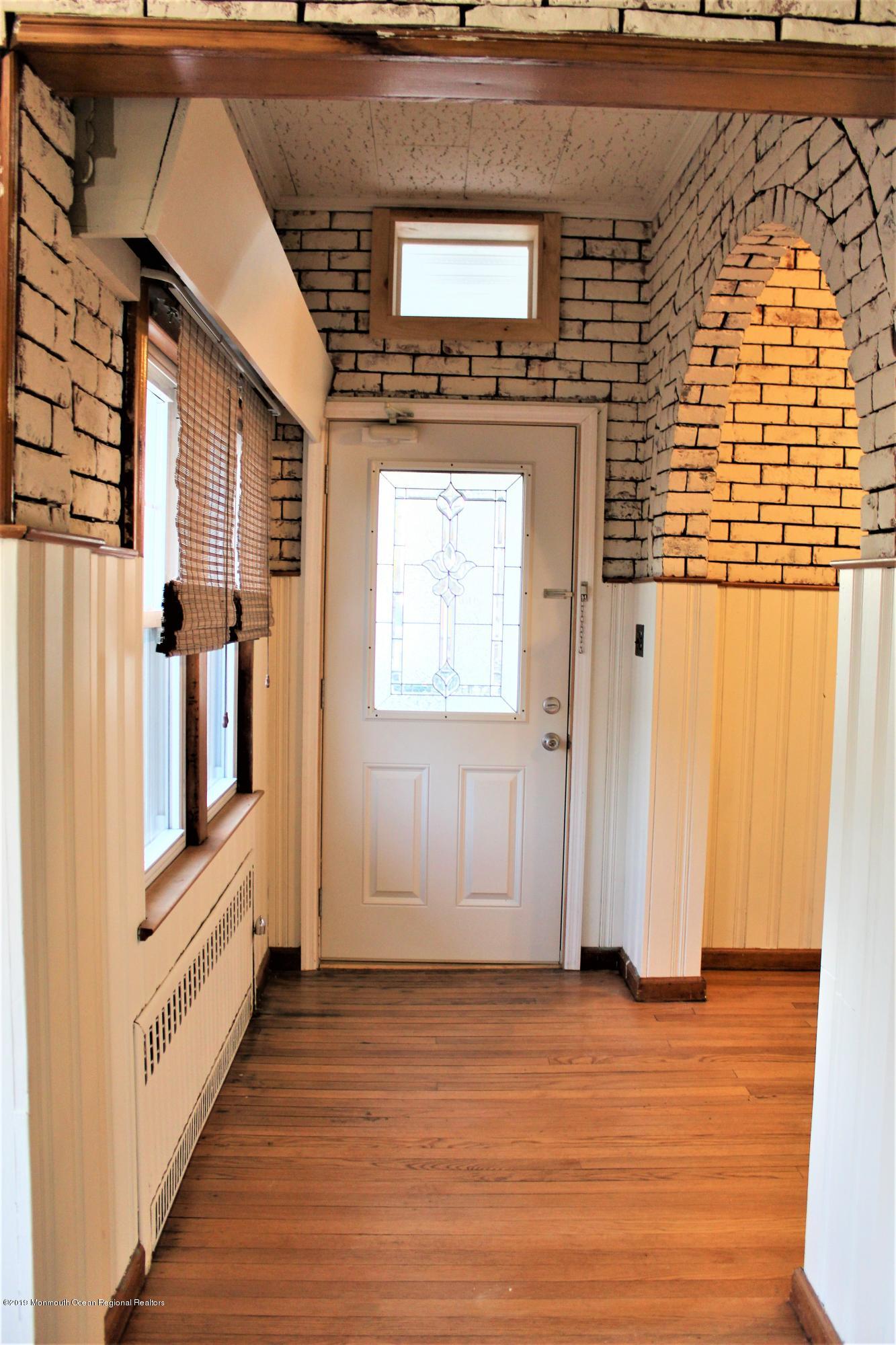 221 Maple Place Keyport, NJ 07735 - Photo 7 of 21 5