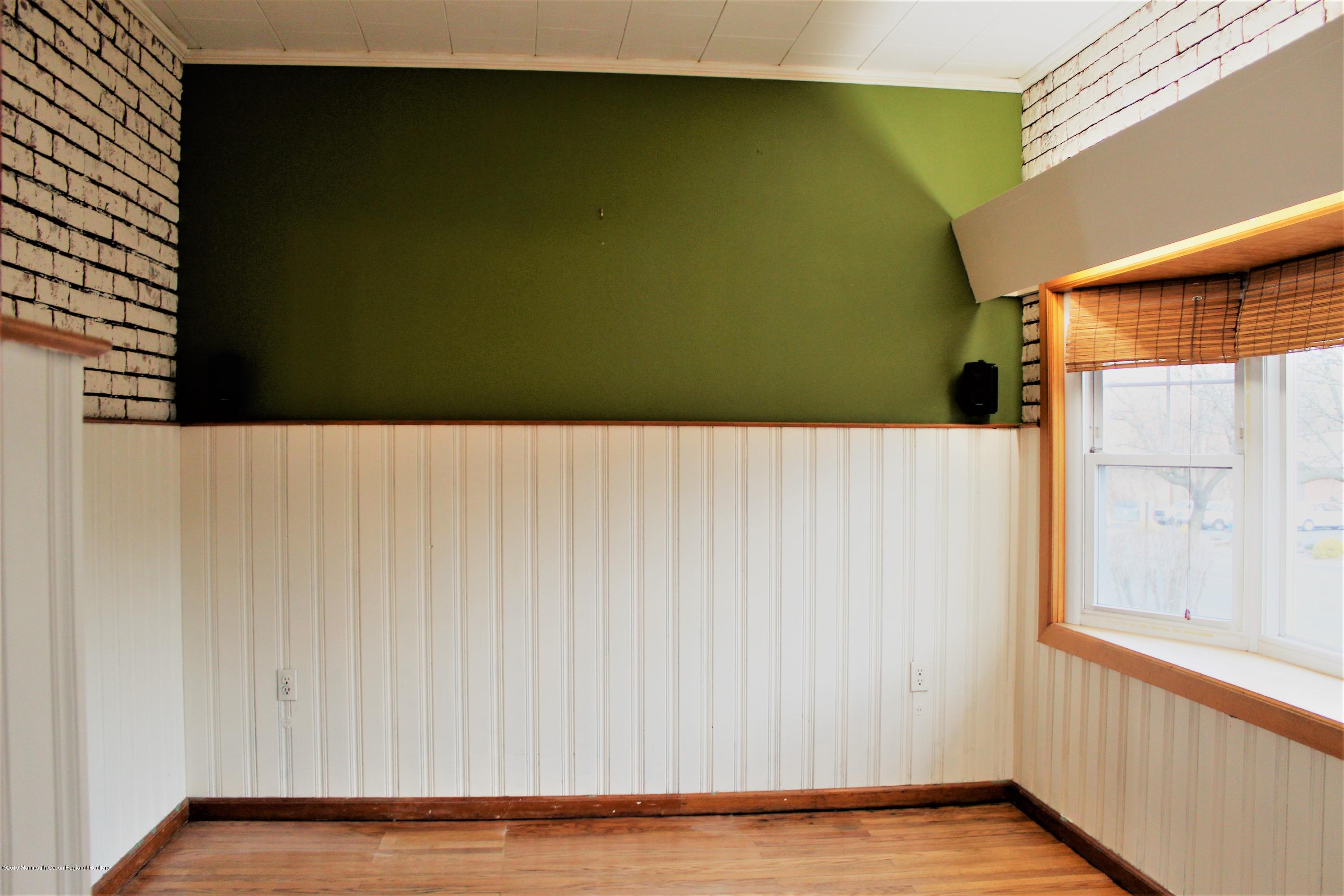 221 Maple Place Keyport, NJ 07735 - Photo 9 of 21 7