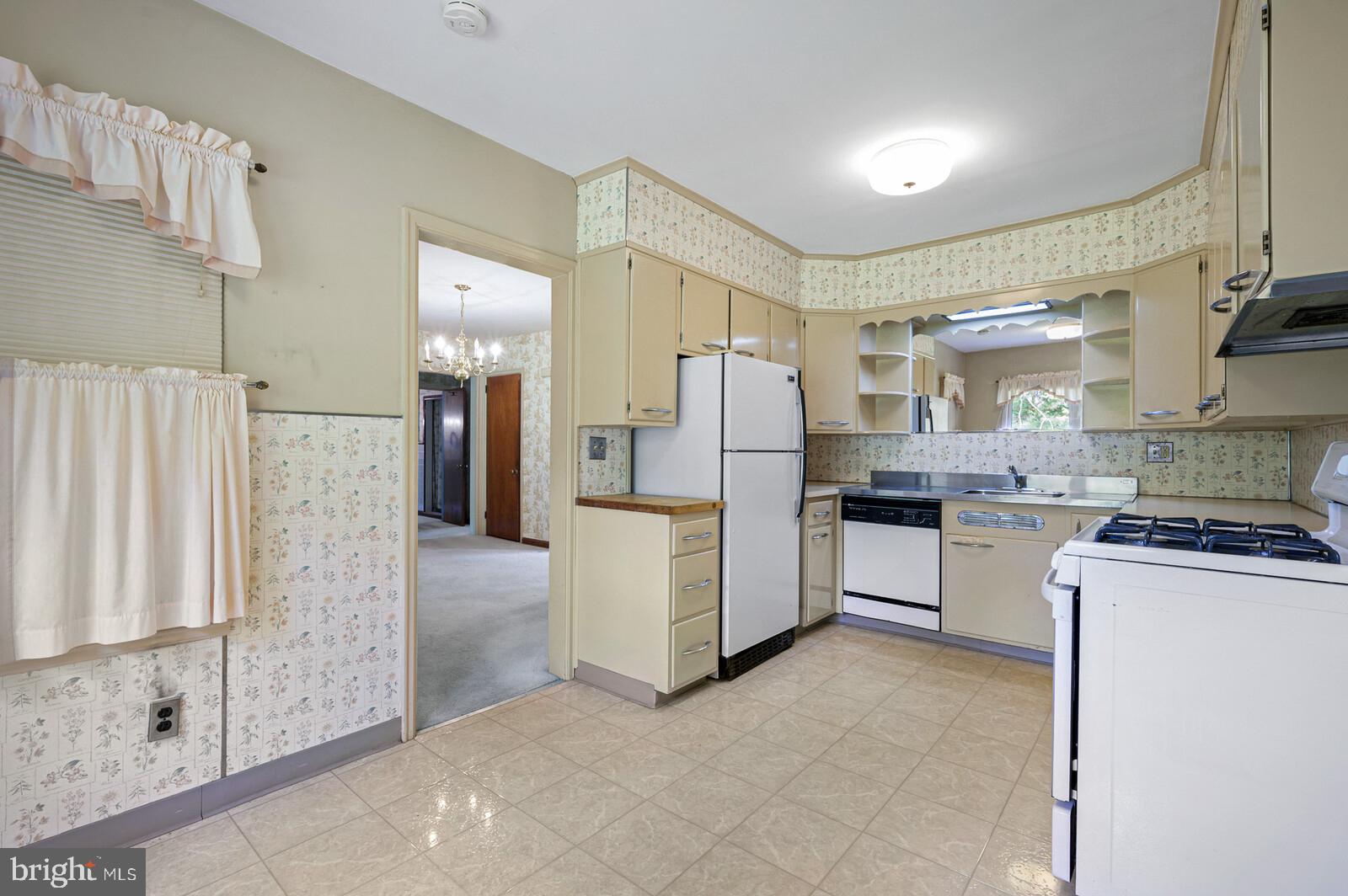 224 Beverly Road Newark, DE 19711 - Photo 7 of 20 Eat-in Kitchen