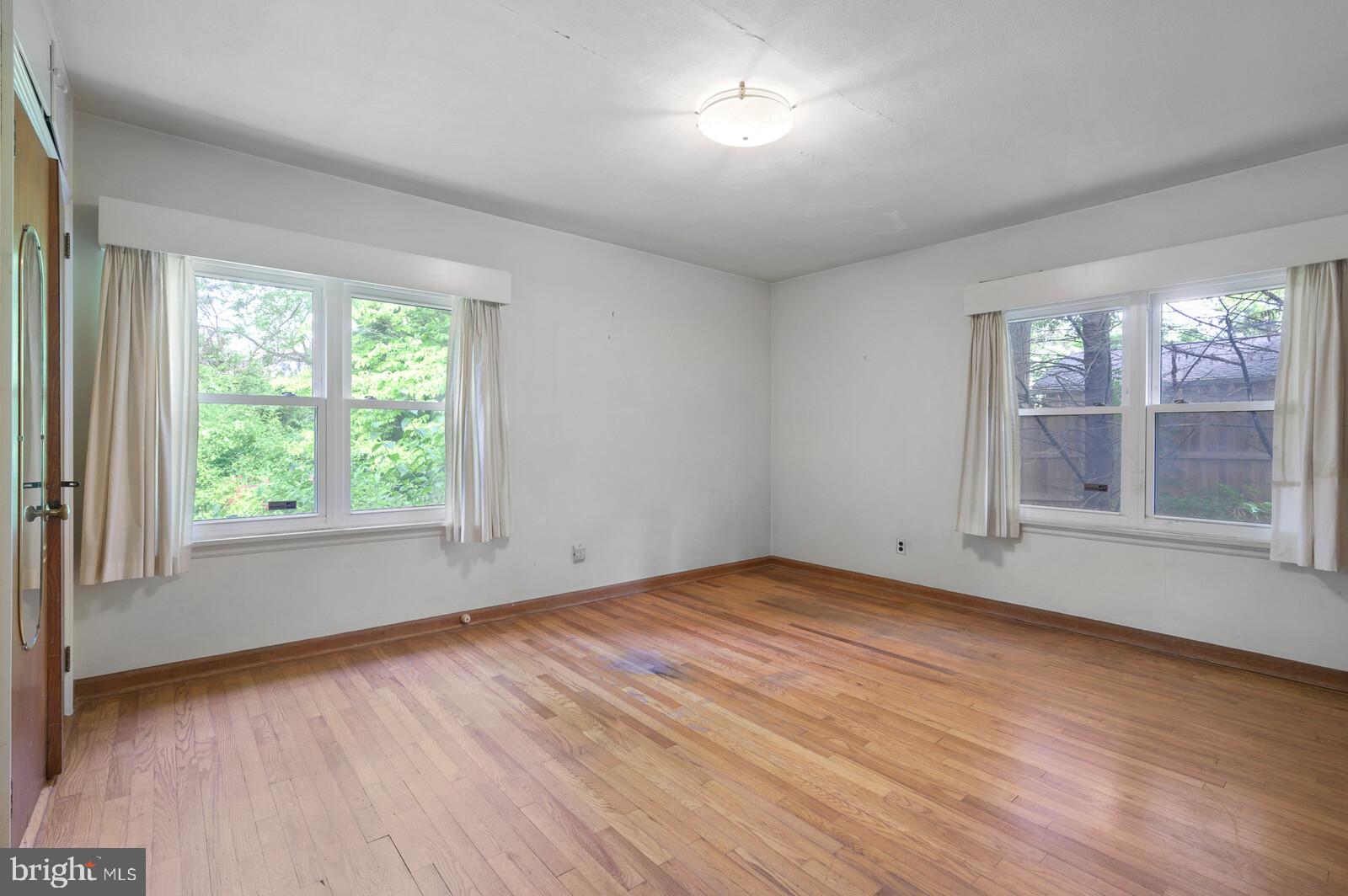224 Beverly Road Newark, DE 19711 - Photo 9 of 20 Main Floor Bed/Office Option