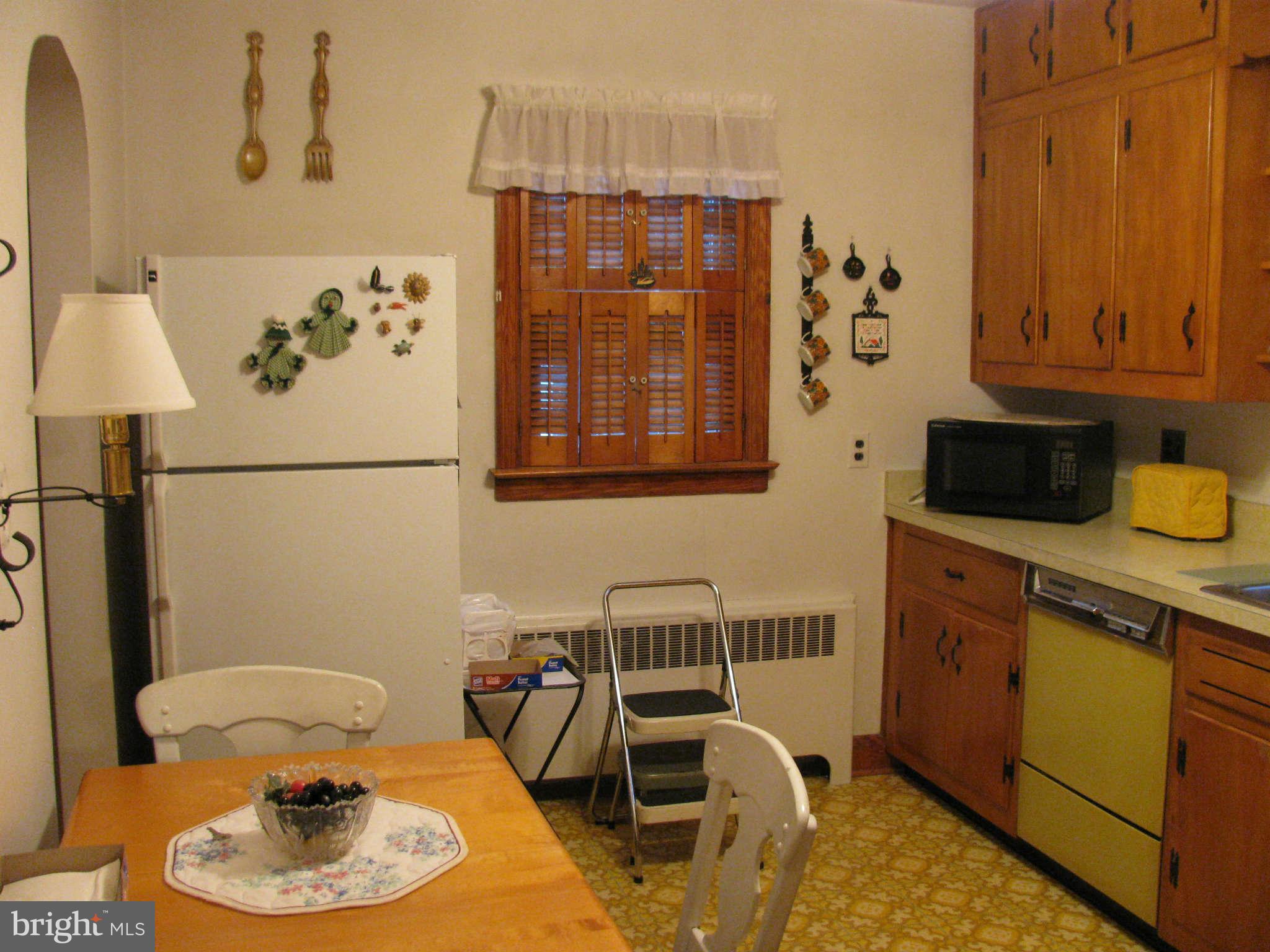 1914 Sunberry Road Baltimore, MD 21222 - Photo 10 of 20 Kitchen