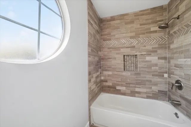 $439,900 | 14 Buchanan Lane, Streamwood, IL 60107