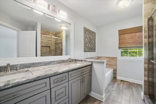 $439,900 | 14 Buchanan Lane, Streamwood, IL 60107