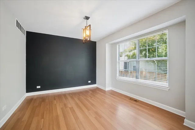 $439,900 | 14 Buchanan Lane, Streamwood, IL 60107