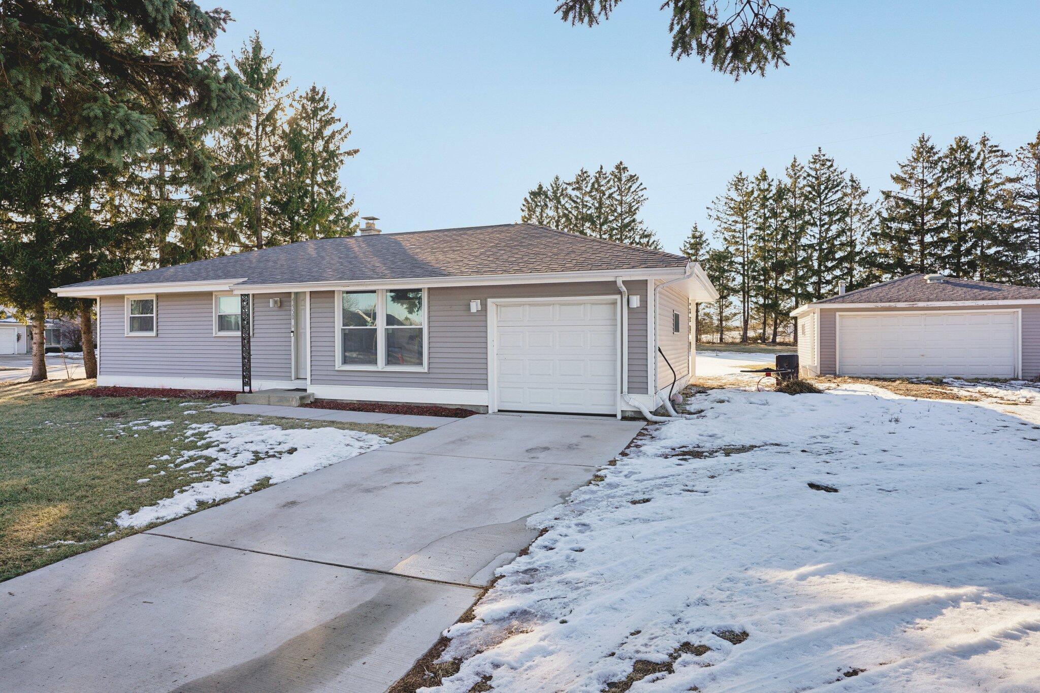 4450 55th Avenue Somers, WI 53144 - Photo 4 of 42 4-web-or-mls-55th Ave-S1202-004