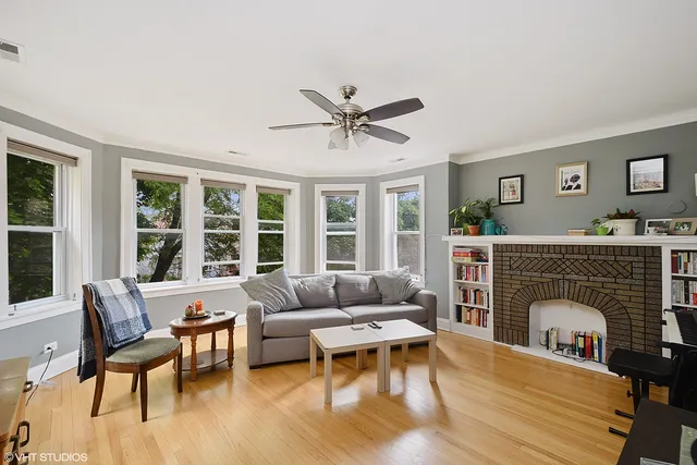 $2,400 | 3746 North Whipple Street, Unit 2, Chicago, IL 60618