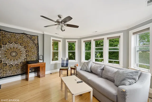 $2,400 | 3746 North Whipple Street, Unit 2, Chicago, IL 60618