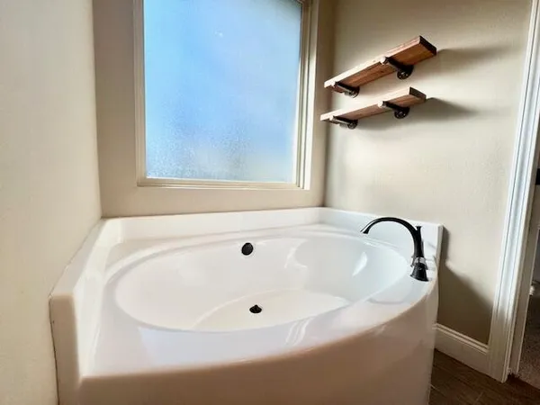 $2,600 | 1311 A Keturah Street, Niceville, FL 32578